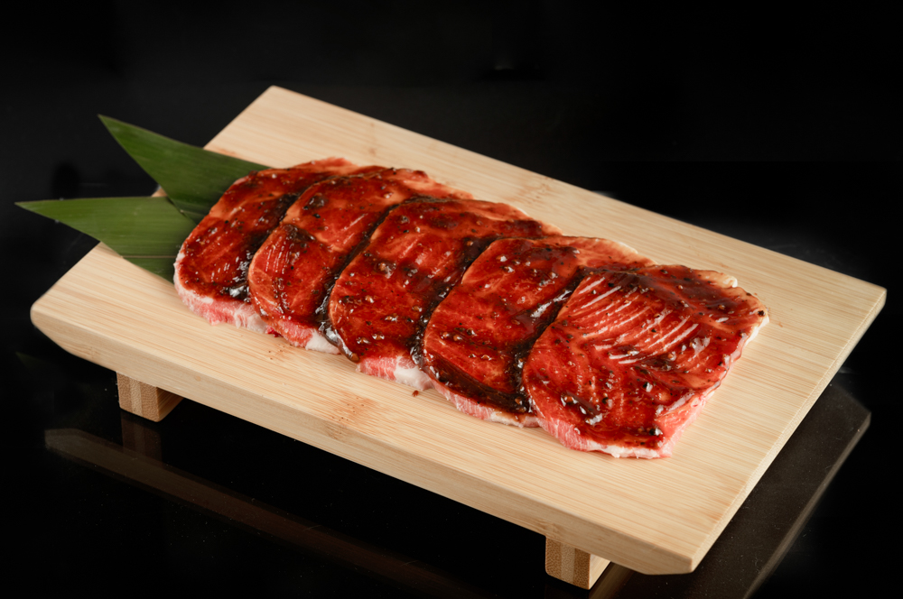 AGUJA CERDO IBERICO CON SALSA PEPPER SAUCE